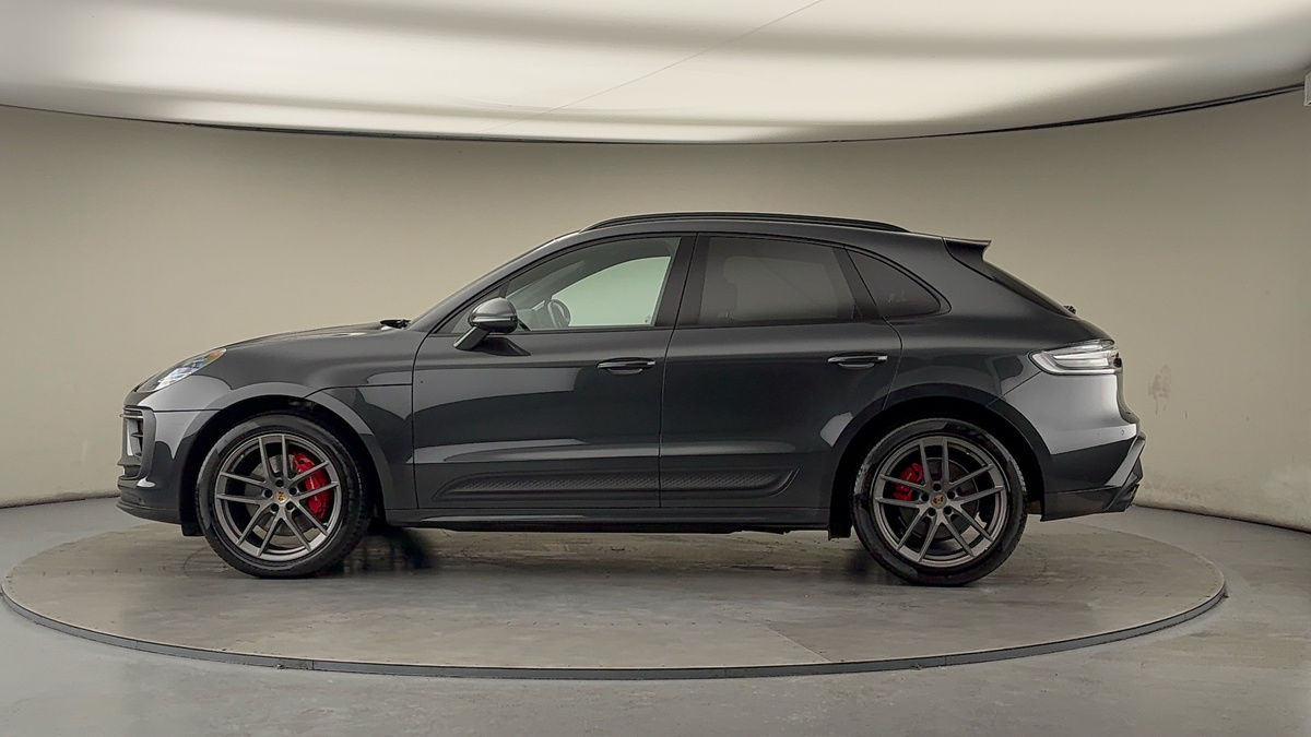 More views of Porsche Macan