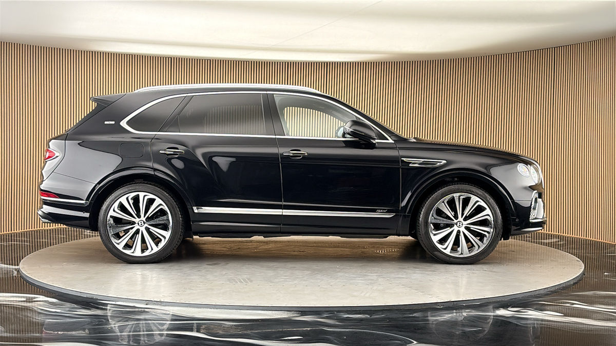 Bentley Bentayga Image 16