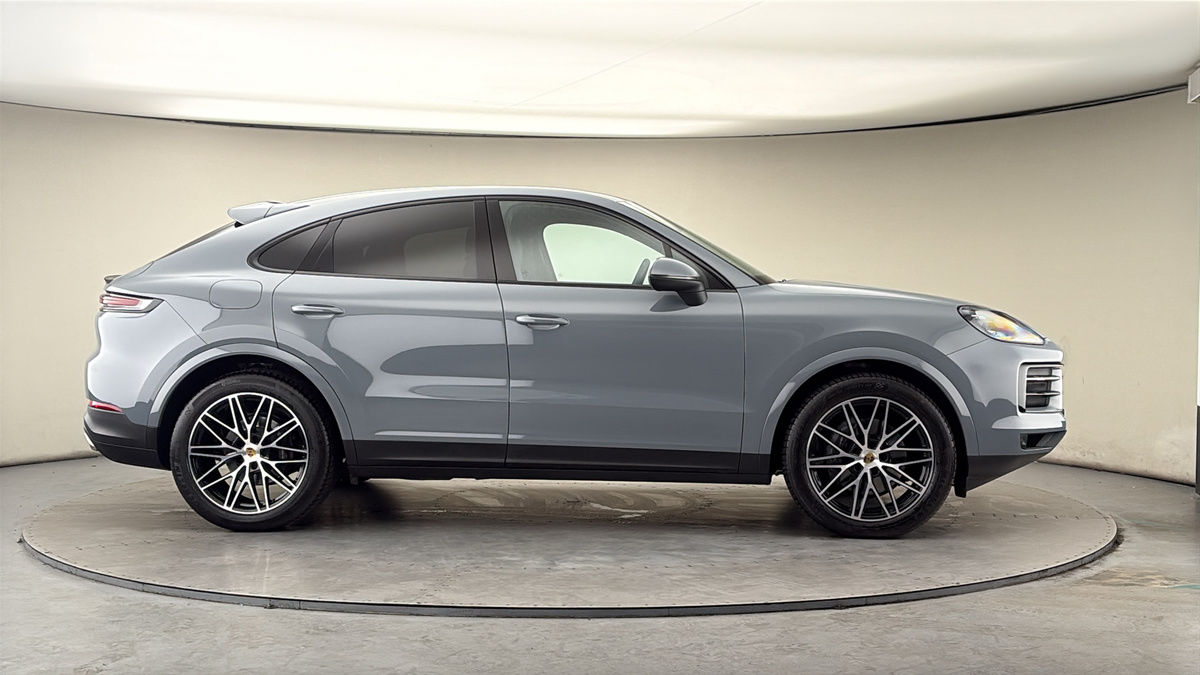 More views of Porsche Cayenne