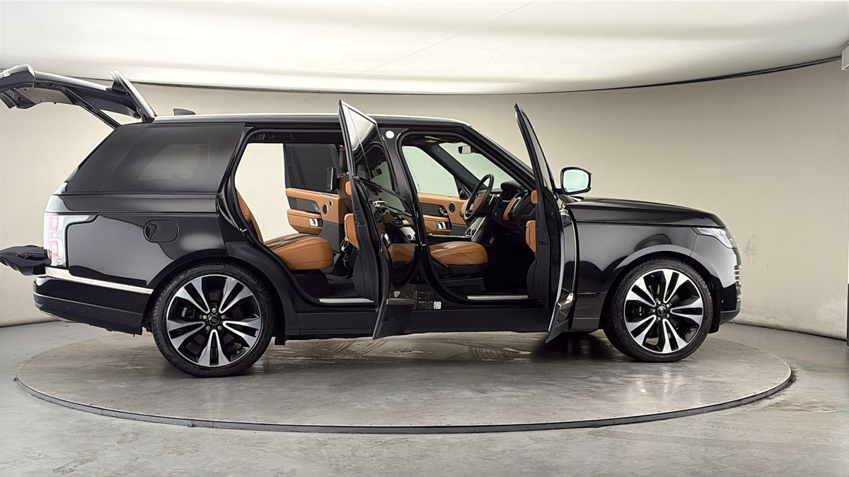 More views of Land Rover Range Rover