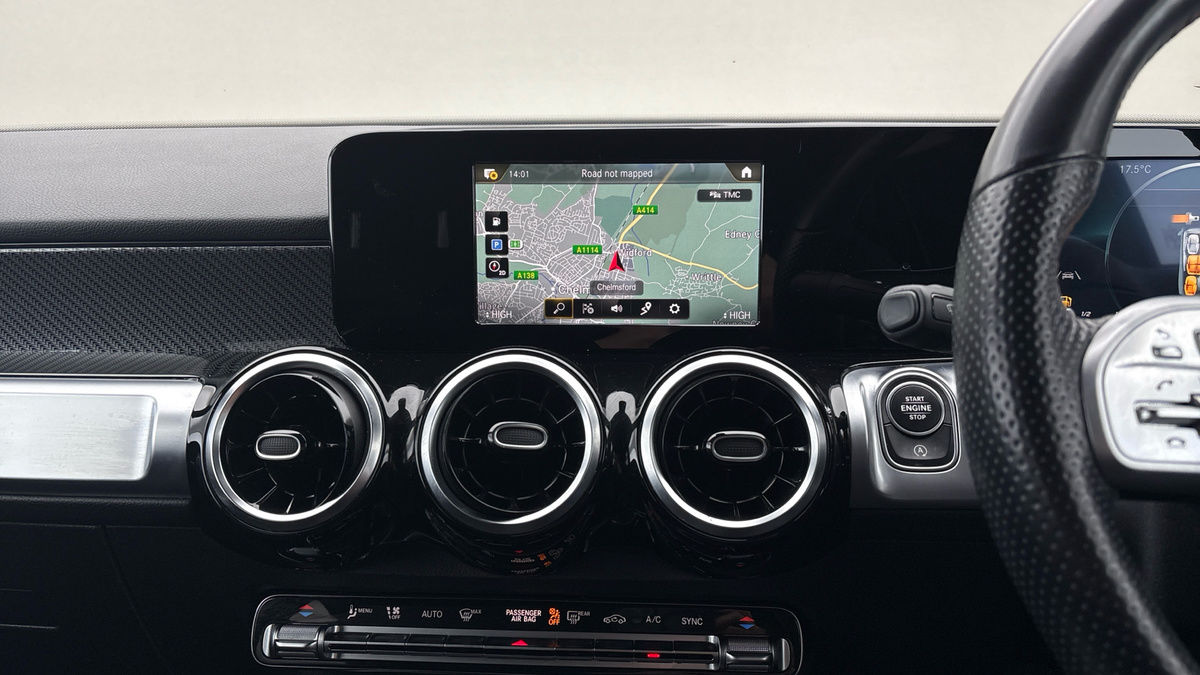 Mercedes-Benz GLB Image 17