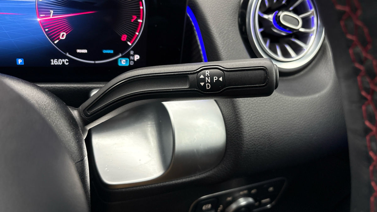 Mercedes-Benz GLB Image 6