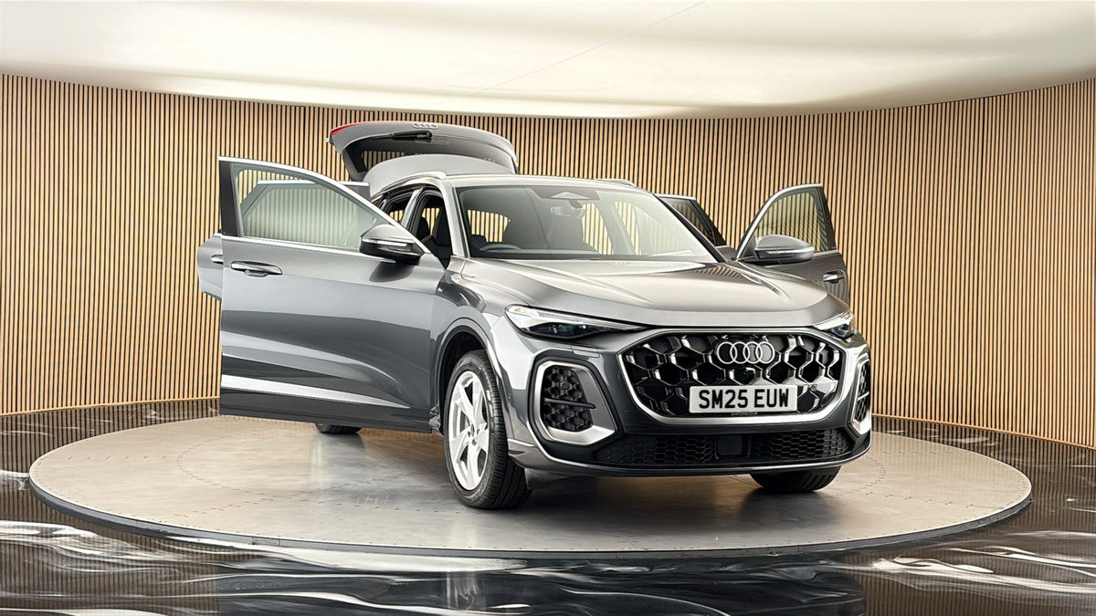 More views of Audi Q5