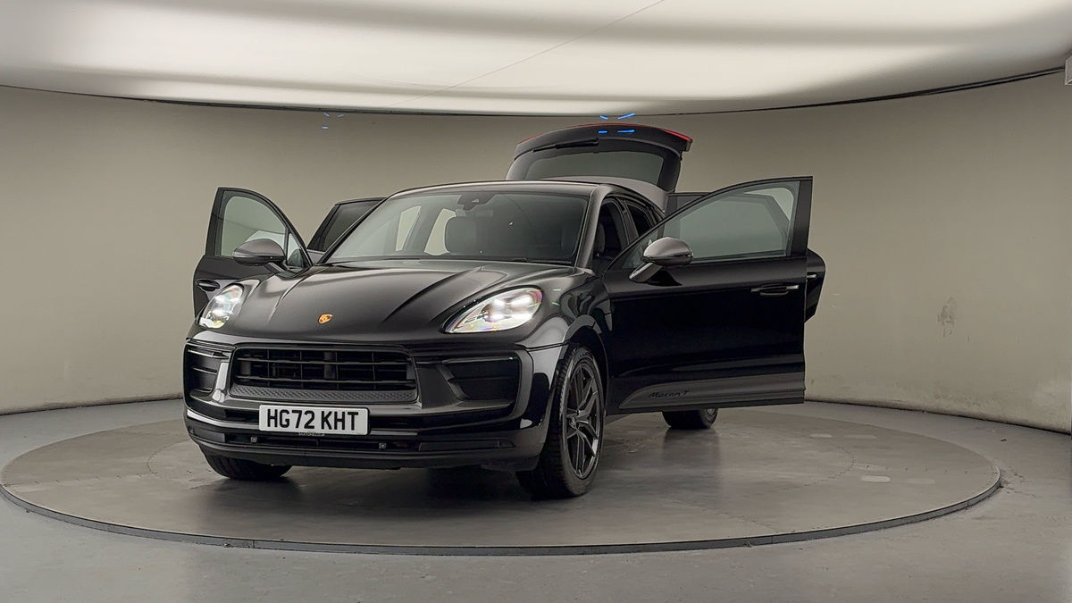 More views of Porsche Macan