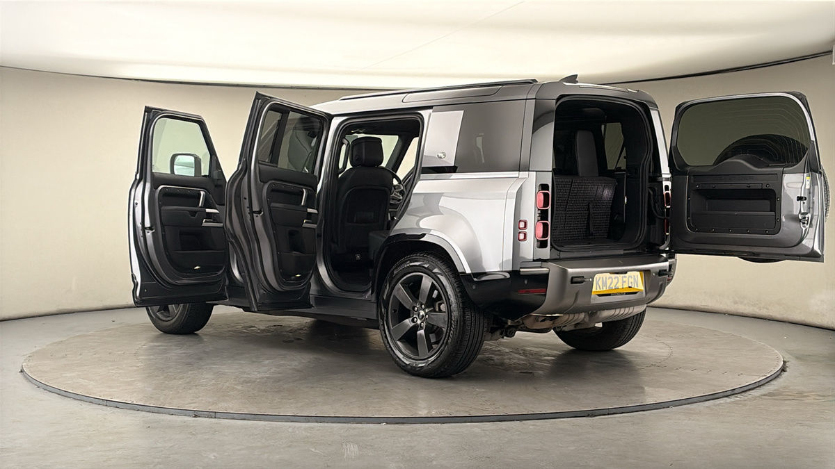More views of Land Rover Defender 110