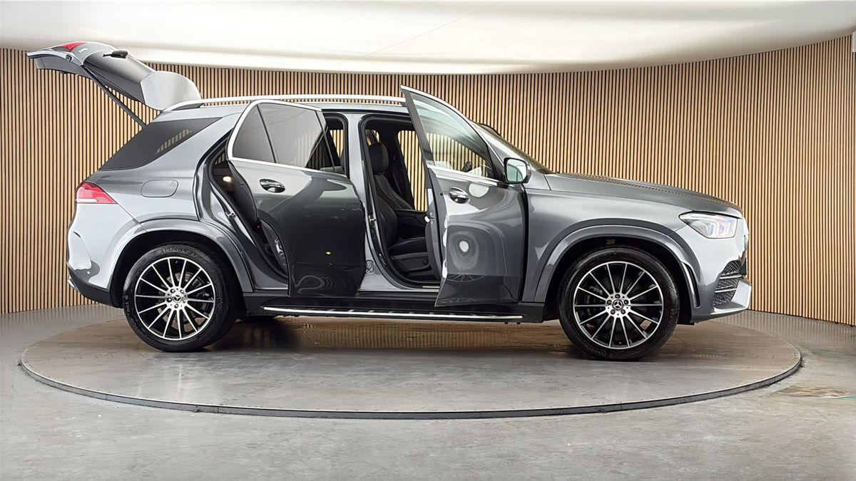 More views of Mercedes-Benz GLE