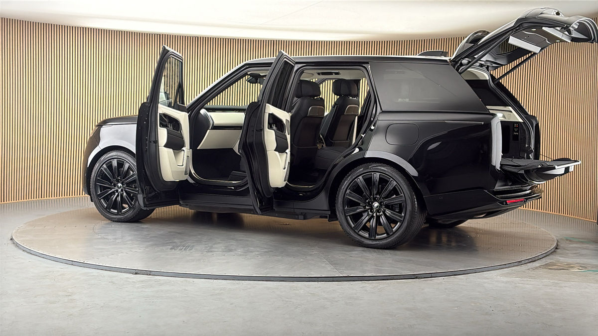 More views of Land Rover Range Rover