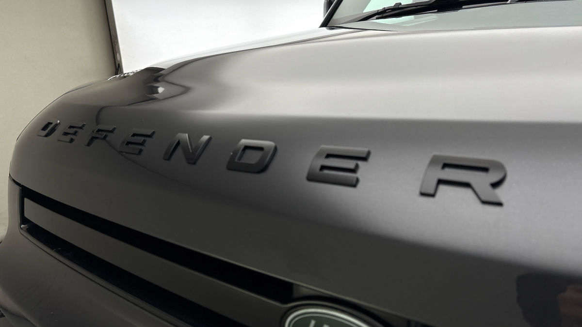 Land Rover Defender 90 Image 30