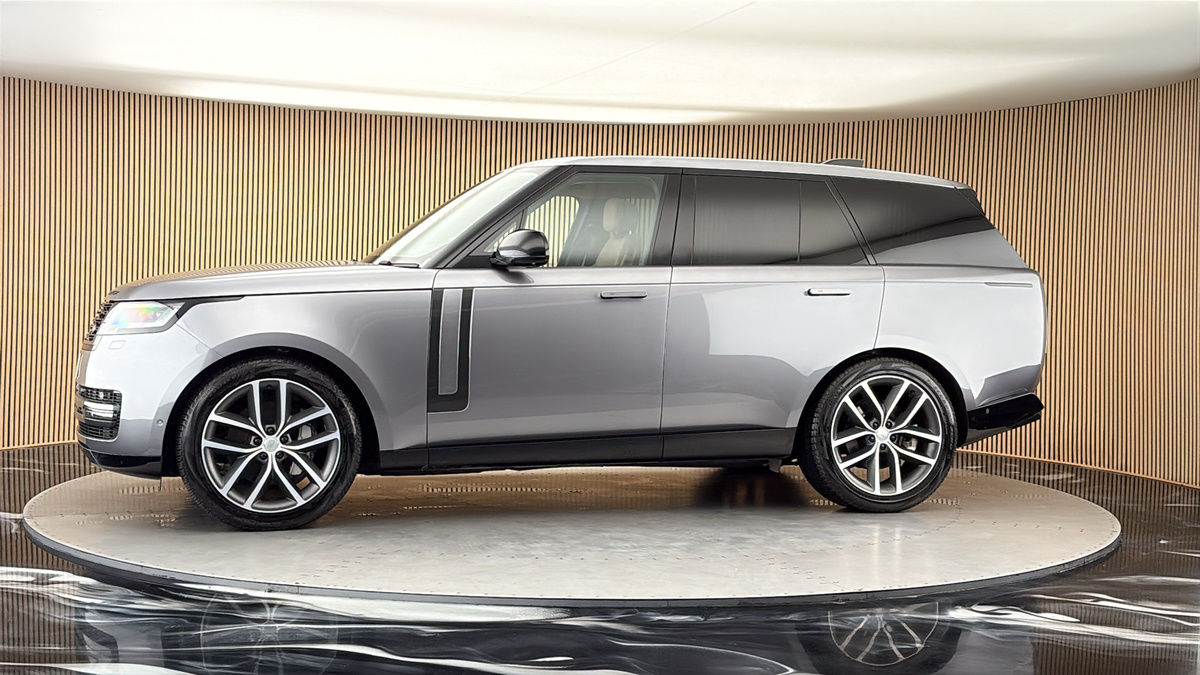 More views of Land Rover Range Rover