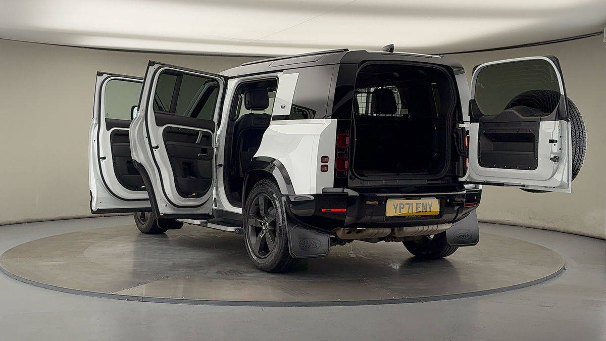 Land Rover Defender 110 Image 23
