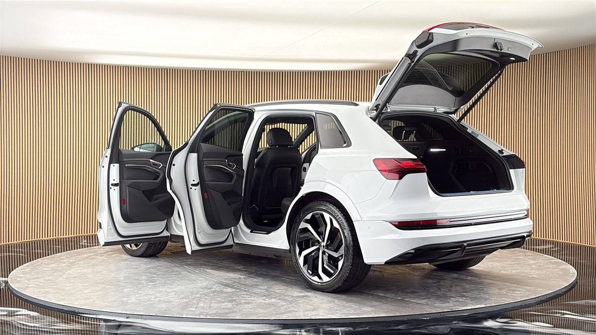 More views of Audi e-tron