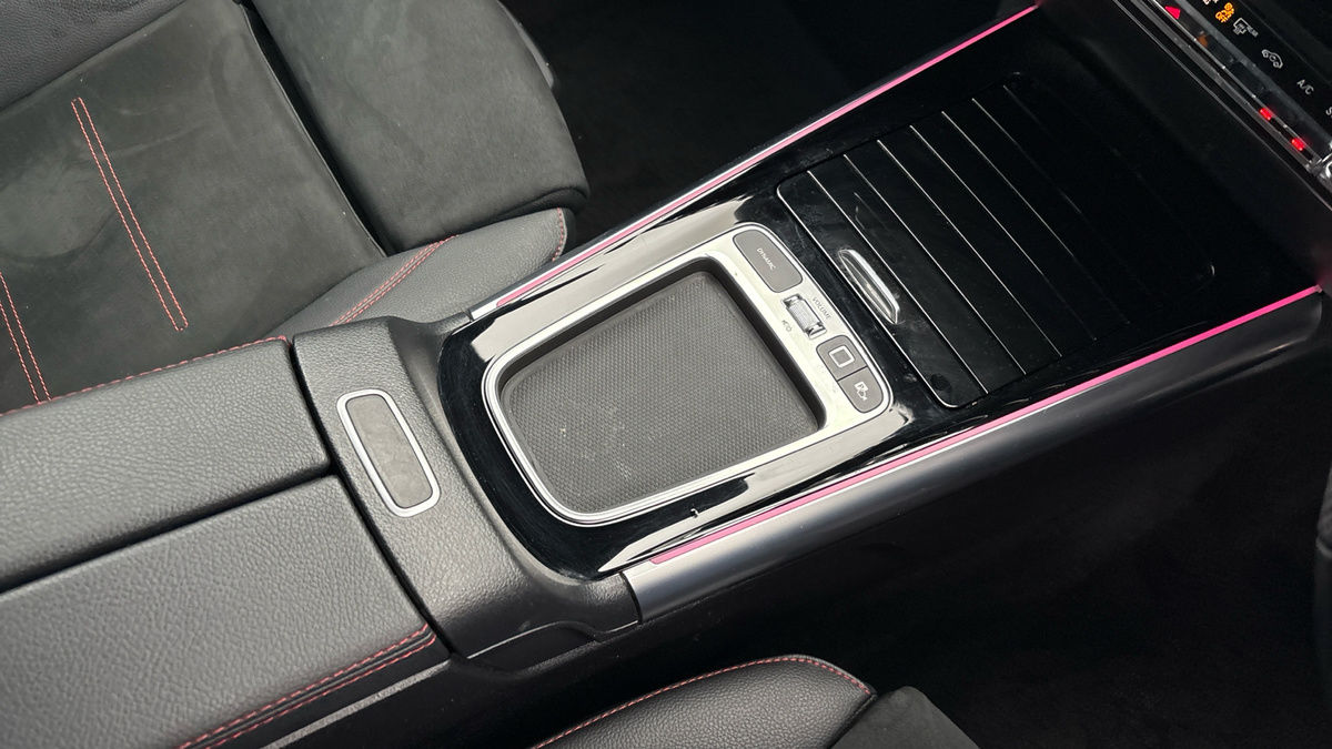 Mercedes-Benz GLA Image 18