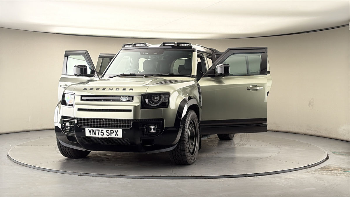 More views of Land Rover Defender 110