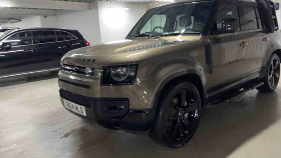 More views of Land Rover Defender 110
