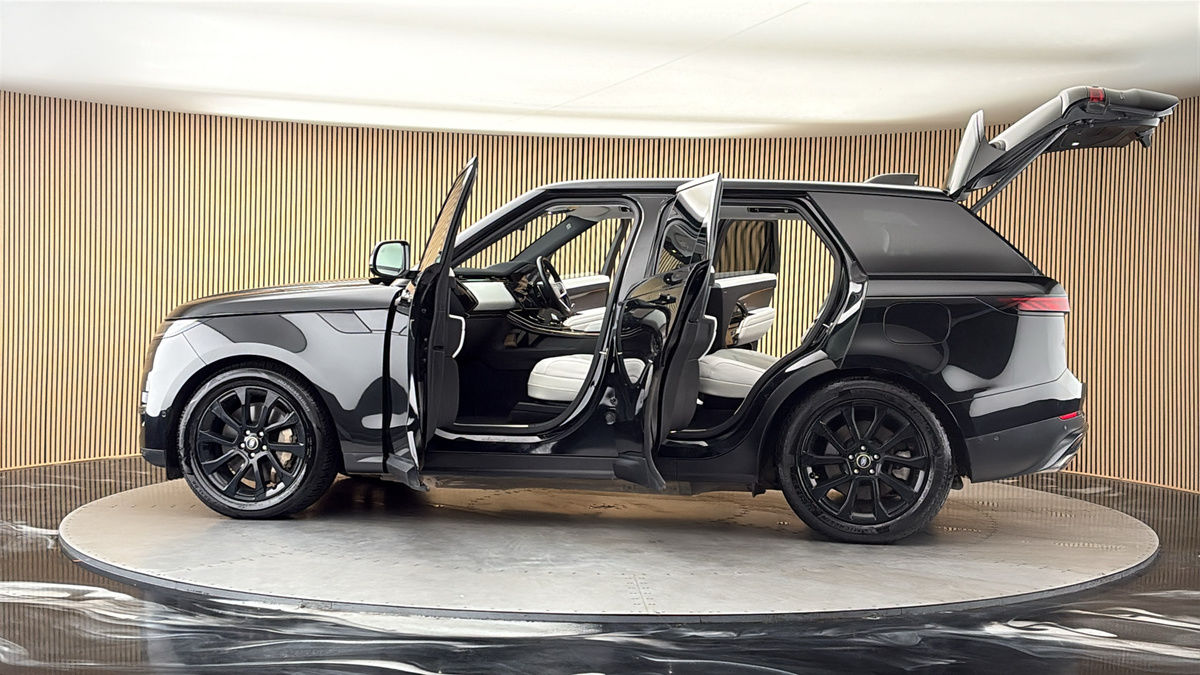 More views of Land Rover Range Rover Sport