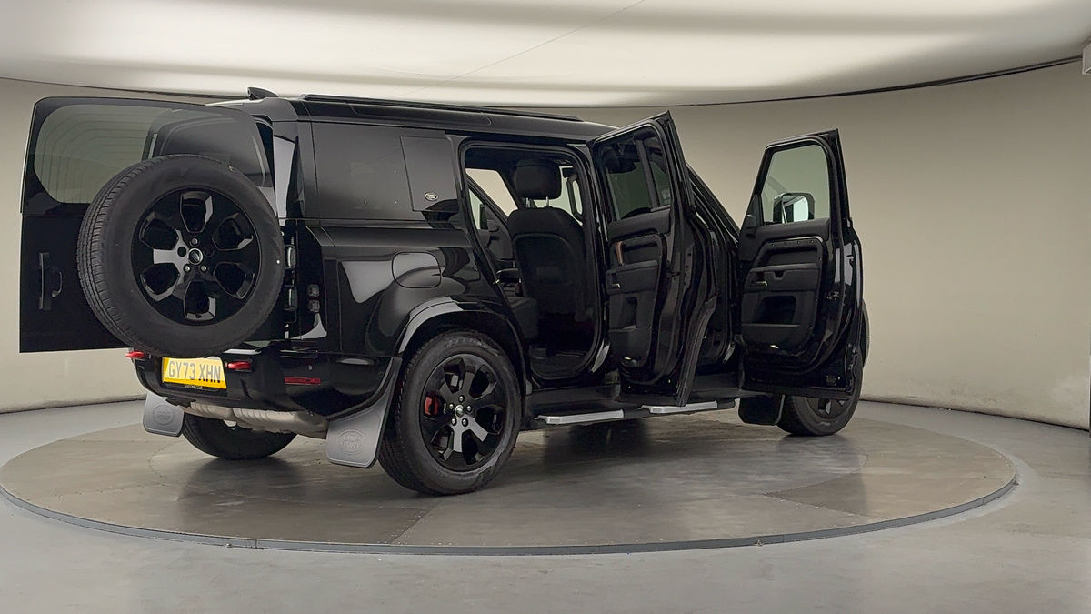 More views of Land Rover Defender 110