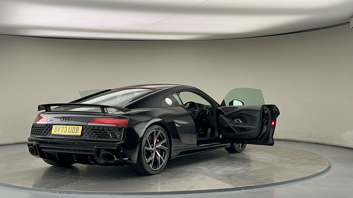 More views of Audi R8