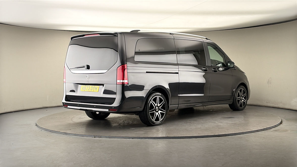 Mercedes-Benz V Class Image 21