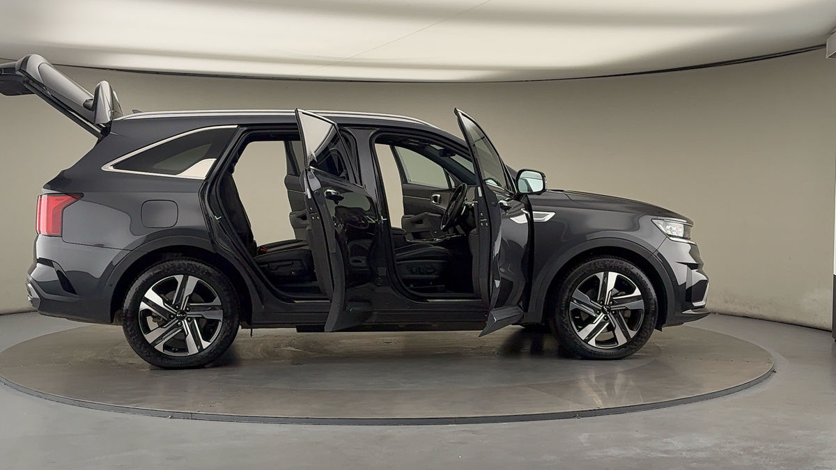 More views of Kia Sorento