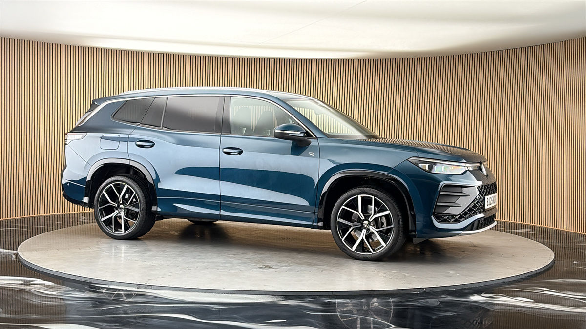 More views of Volkswagen Tayron
