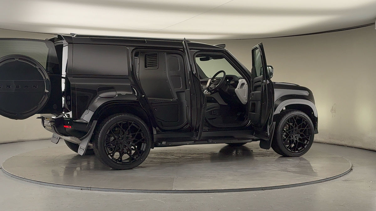 More views of Land Rover Defender 110