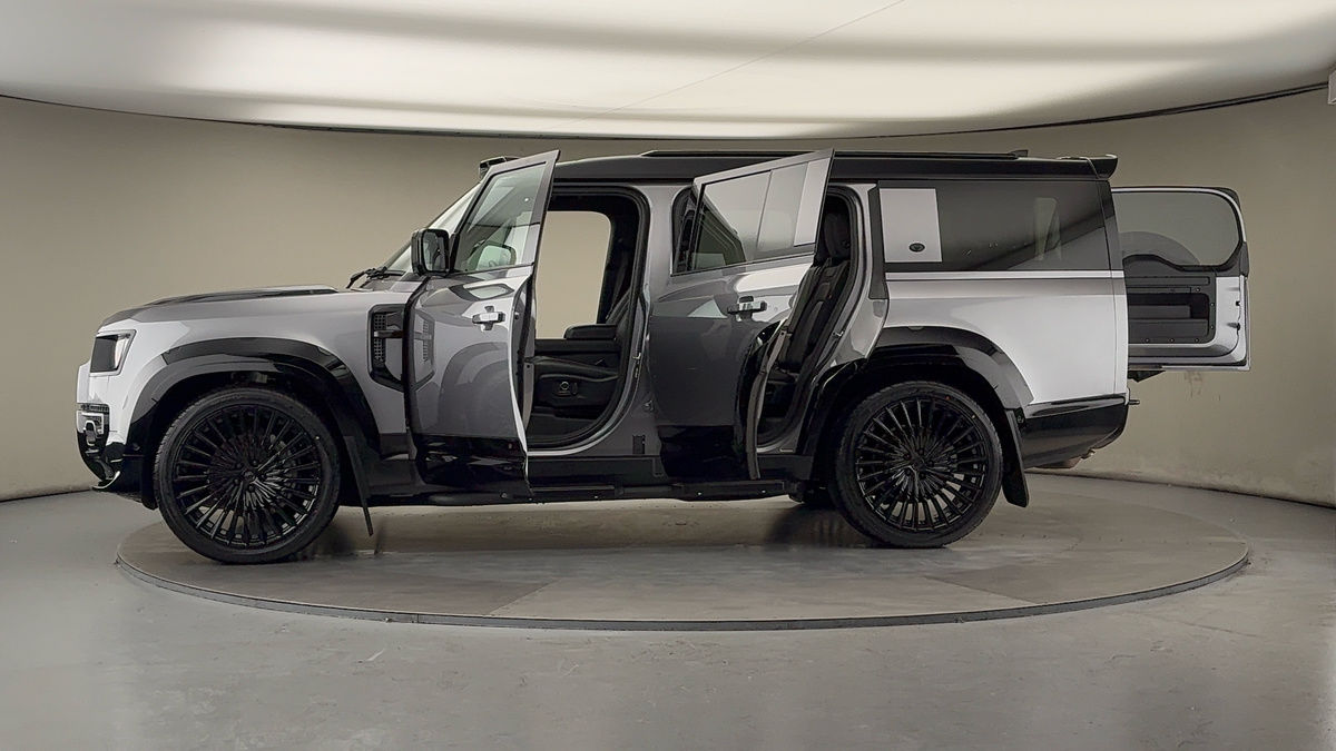 More views of Land Rover Defender 130