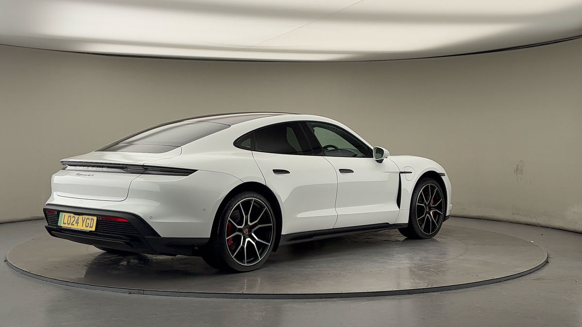 Porsche Taycan Image 22