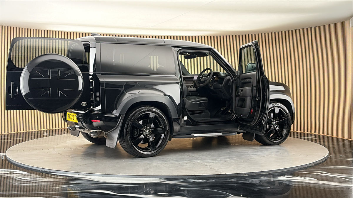More views of Land Rover Defender 90