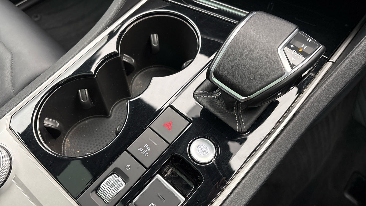 Volkswagen Touareg Image 25