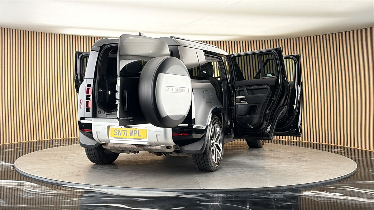 More views of Land Rover Defender 110