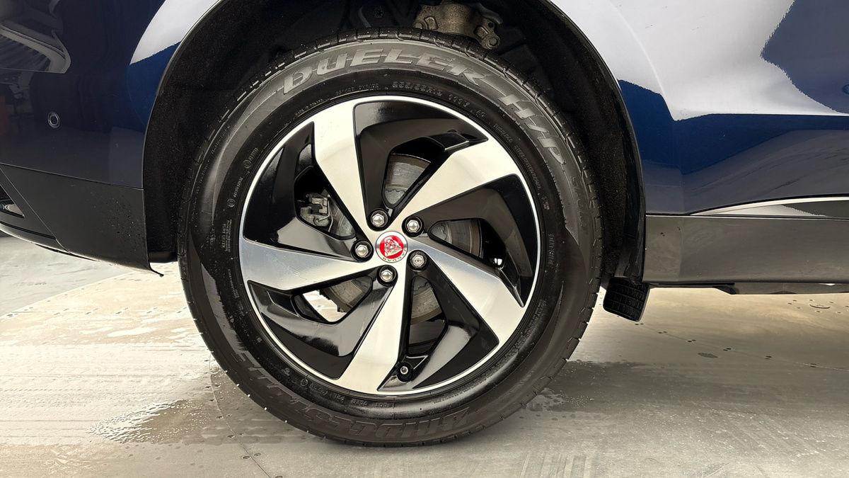 Jaguar F-PACE Image 10