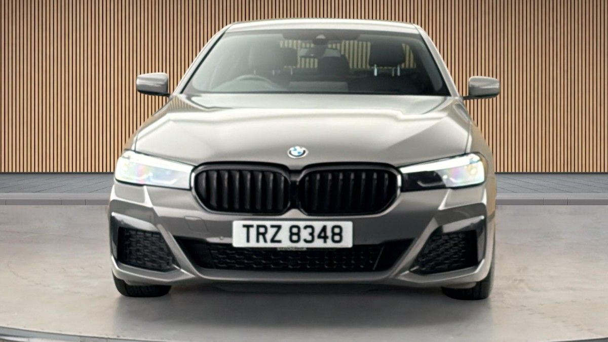 BMW 5 Series Image 3