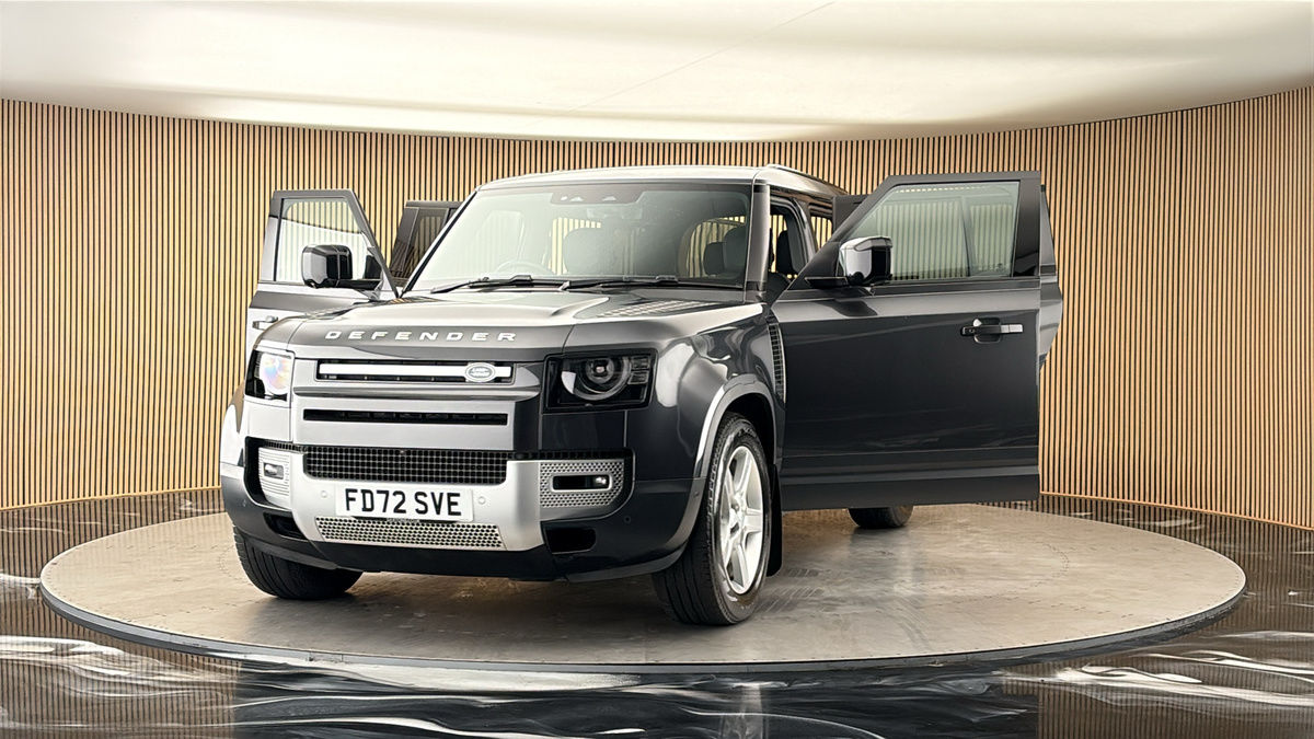 More views of Land Rover Defender 110