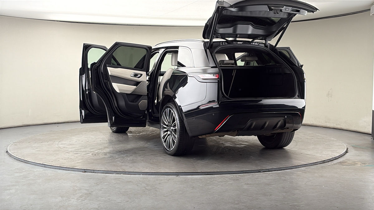 More views of Land Rover Range Rover Velar