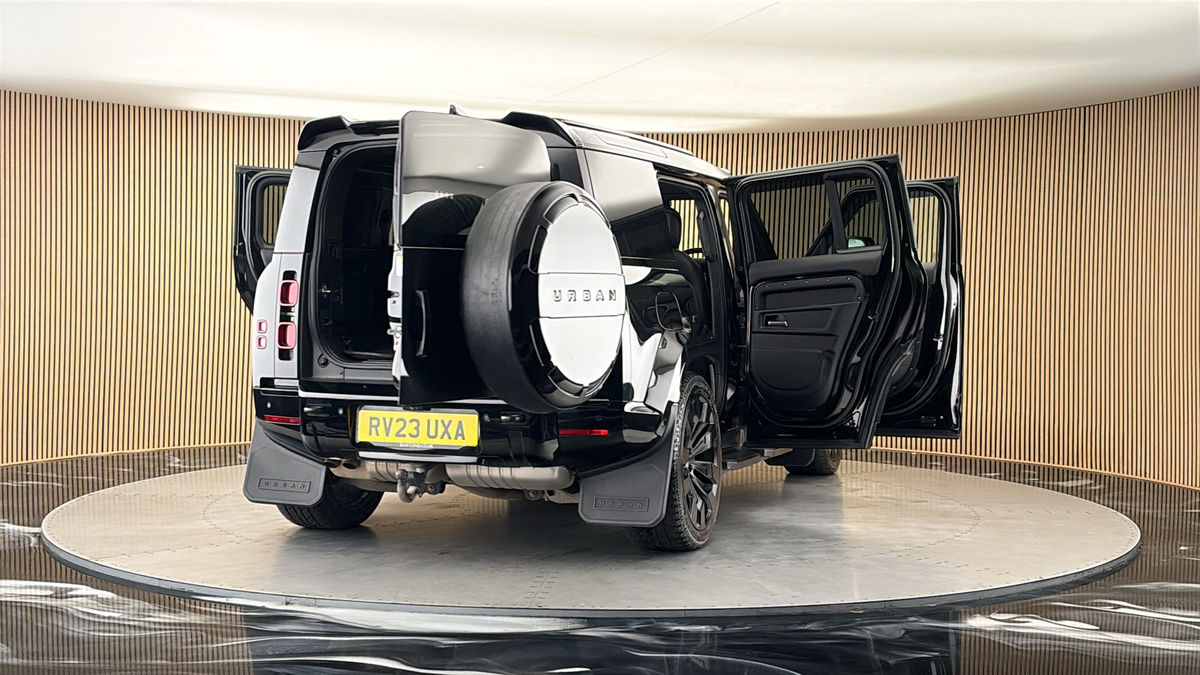 More views of Land Rover Defender 110