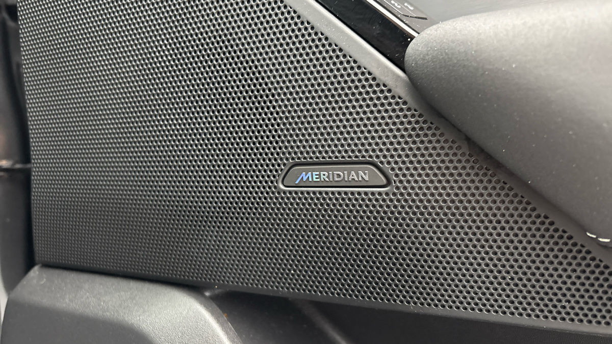 Land Rover Range Rover Velar Image 25