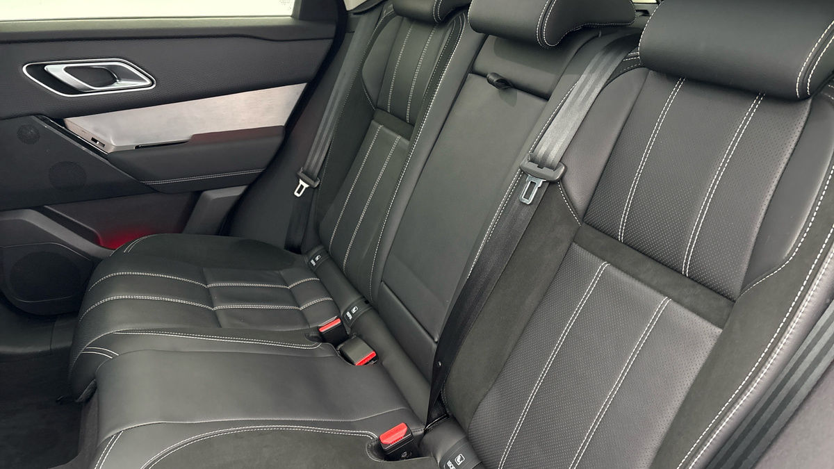 Land Rover Range Rover Velar Image 8