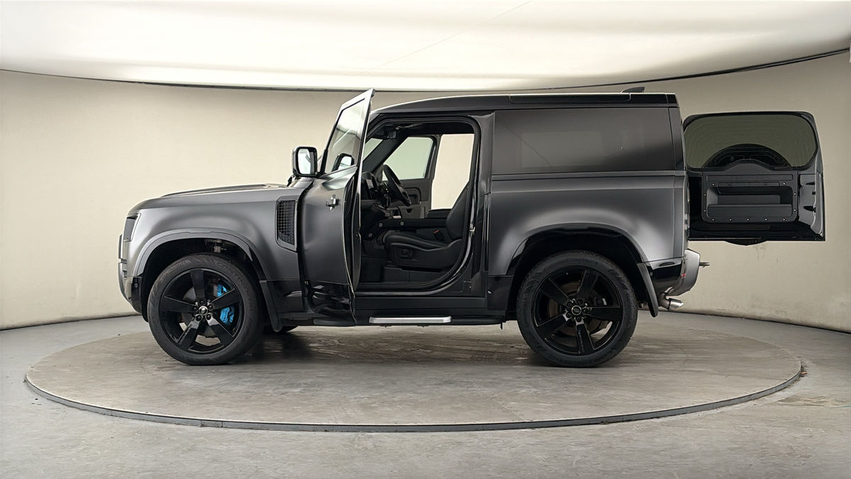 More views of Land Rover Defender 90