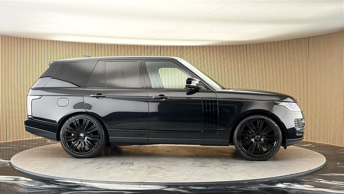 More views of Land Rover Range Rover