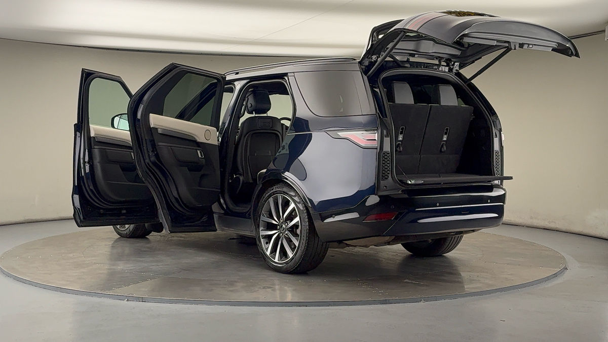 More views of Land Rover Discovery