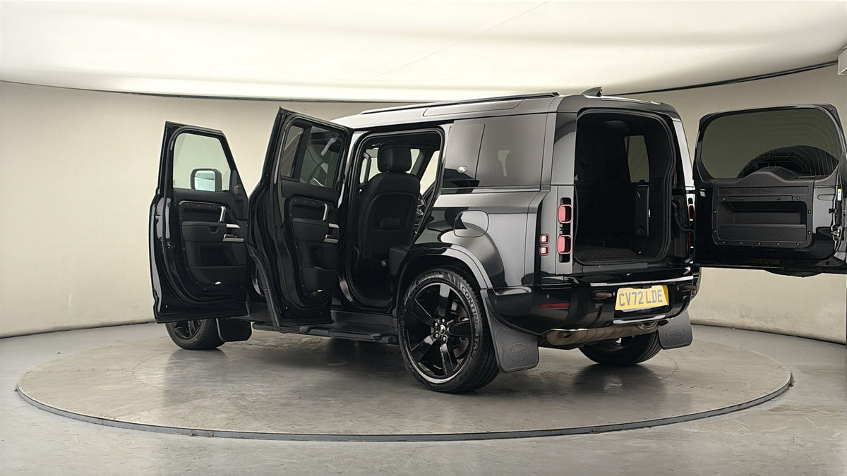 More views of Land Rover Defender 110