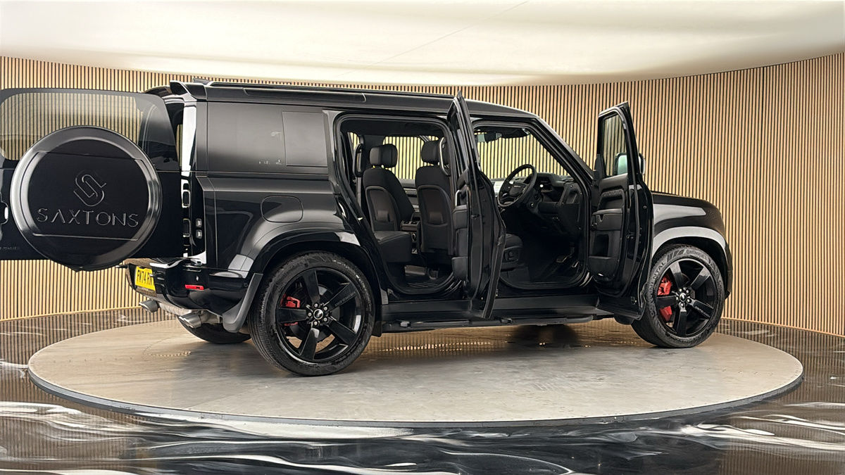 More views of Land Rover Defender 110