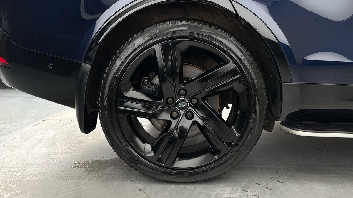 Land Rover Discovery Image 10