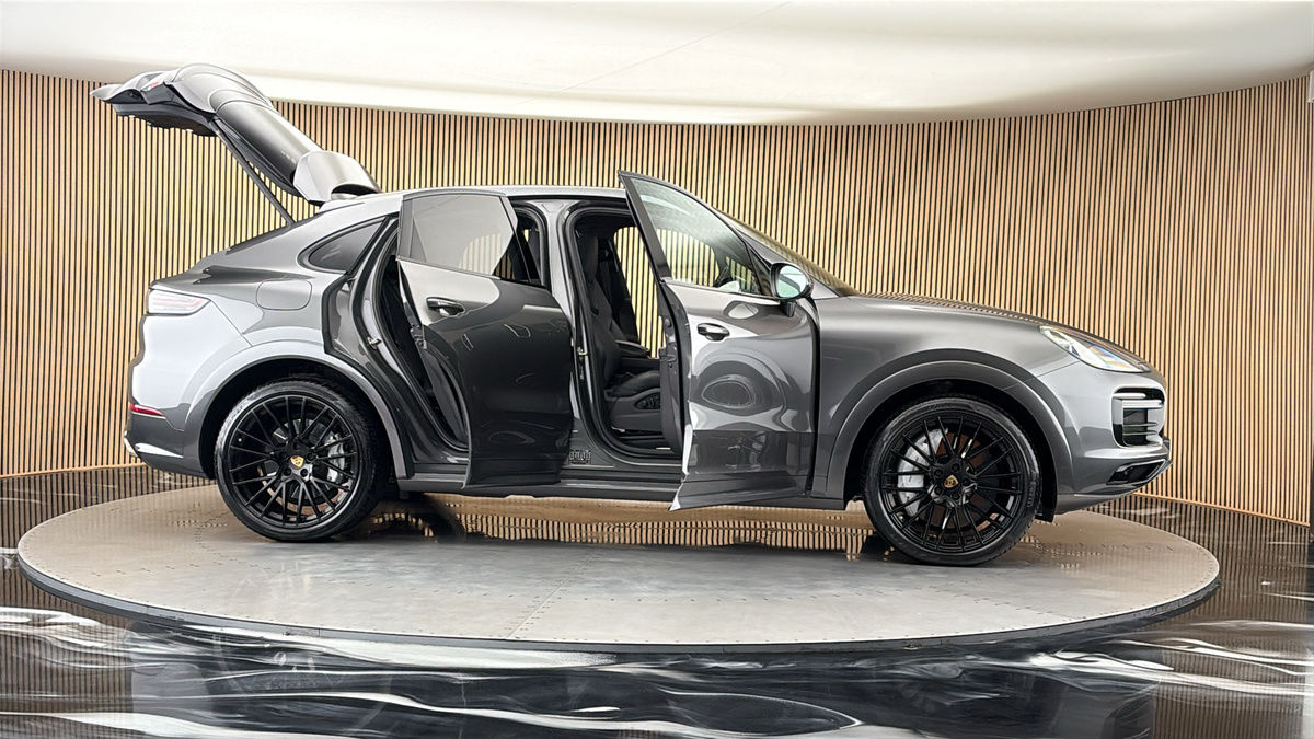 More views of Porsche Cayenne