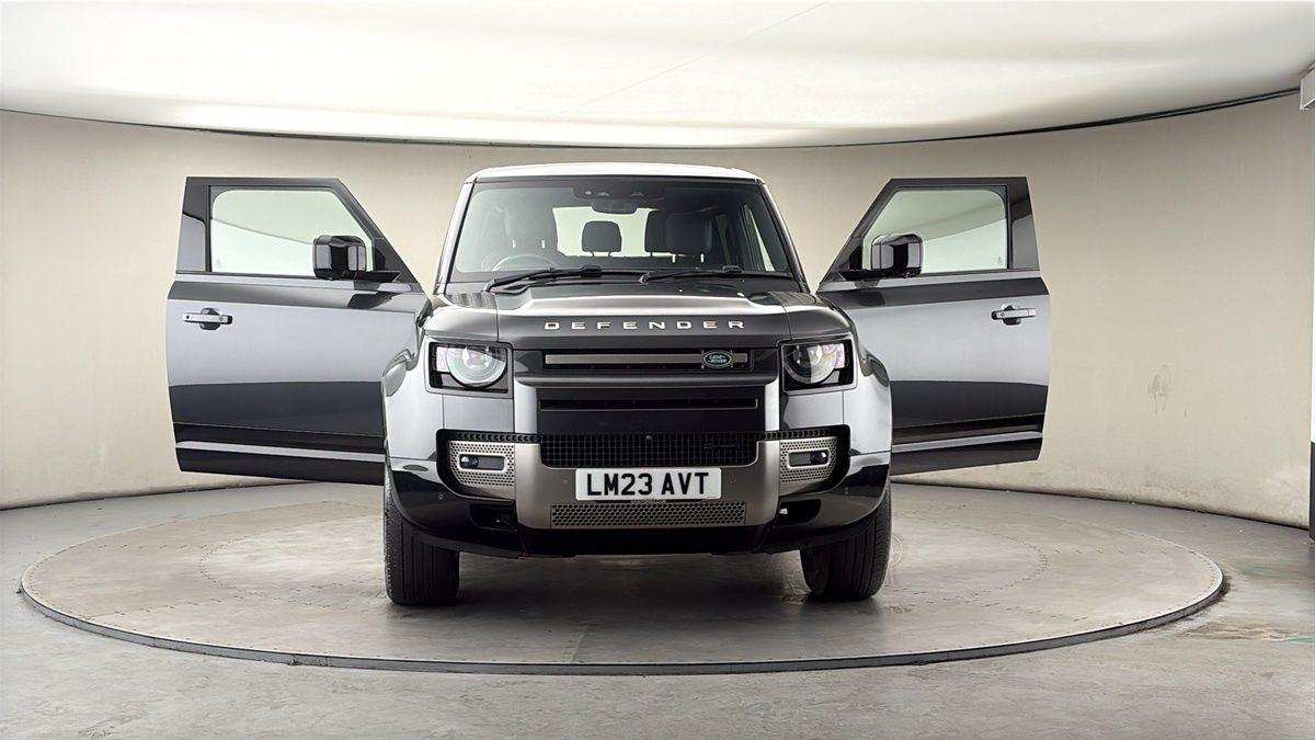 More views of Land Rover Defender 90