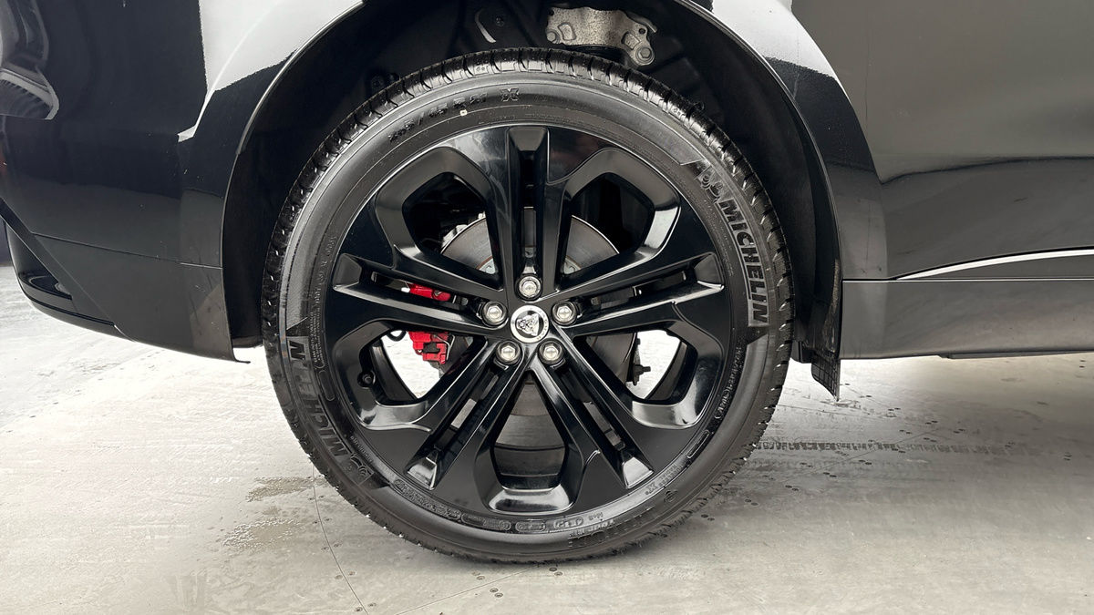 Jaguar F-PACE Image 10