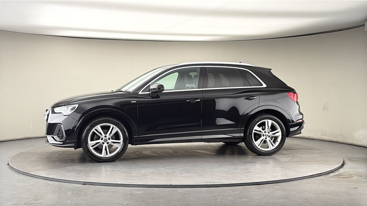 More views of Audi Q3