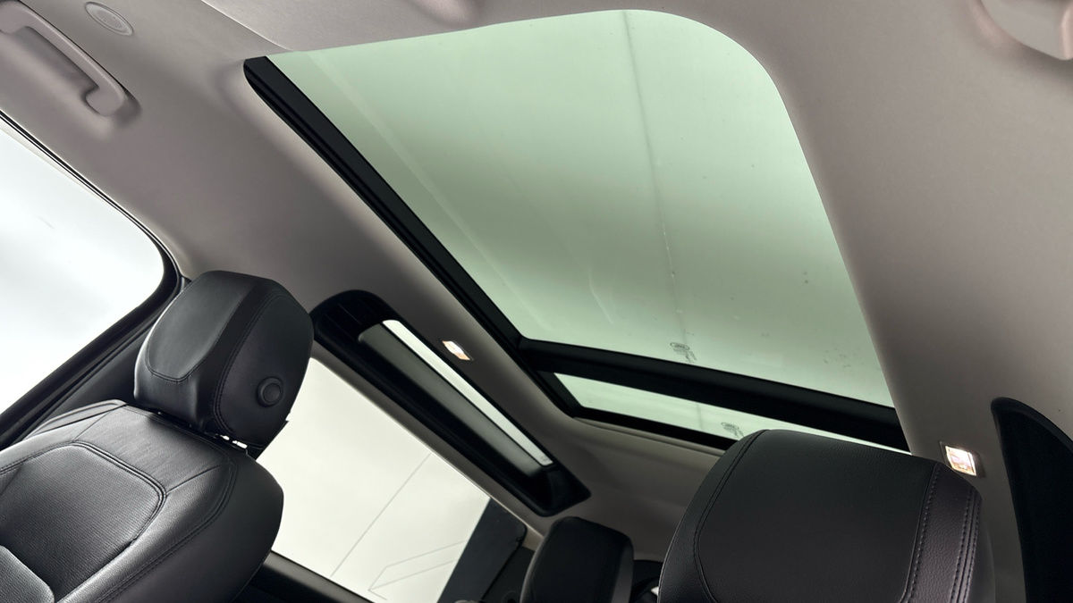 Land Rover Defender 90 Image 6