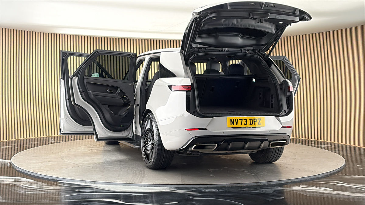 More views of Land Rover Range Rover Sport