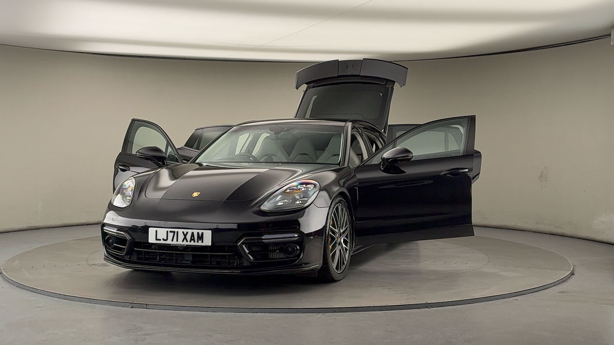 More views of Porsche Panamera